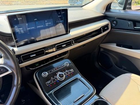 Certified 2023 Lincoln Nautilus Reserve w/ Luxury Package AWD/4WD image 22