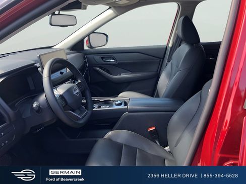 Used 2025 Nissan Rogue SL AWD/4WD image 5