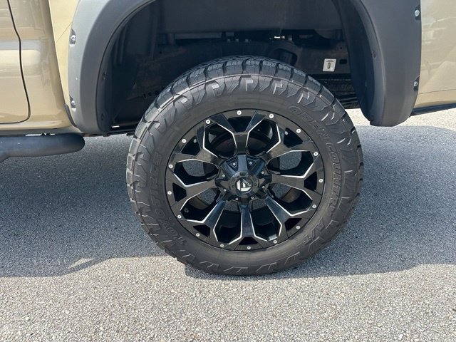 Used 2019 Toyota Tacoma SR5 RWD image 25