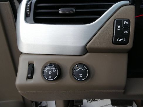 Used 2019 GMC Yukon XL SLT w/ Premium Edition AWD/4WD image 20