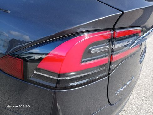 Used 2018 Tesla Model X 75D AWD/4WD image 12