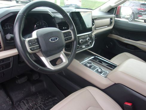 Used 2022 Ford Expedition Limited AWD/4WD image 8