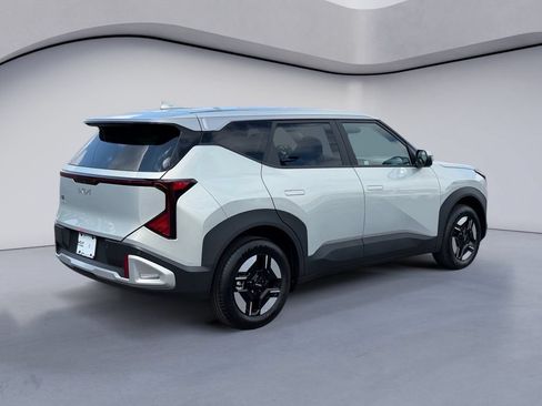 New 2027 Kia Seltos LX FWD image 5