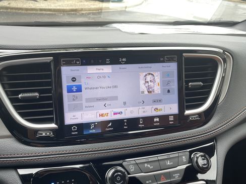 New 2026 Chrysler Pacifica Pinnacle image 22