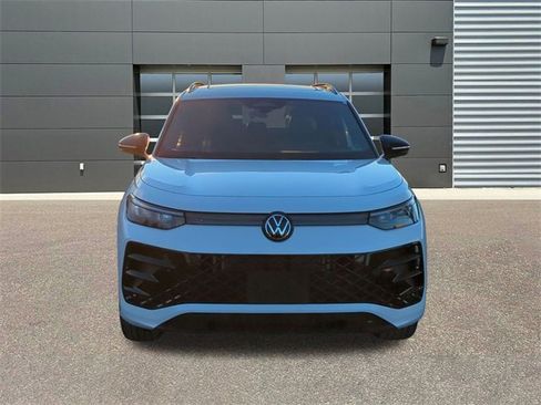 New 2026 Volkswagen Tiguan SE R-Line image 2