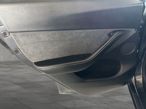 Used 2025 Tesla Model Y Long Range image 24