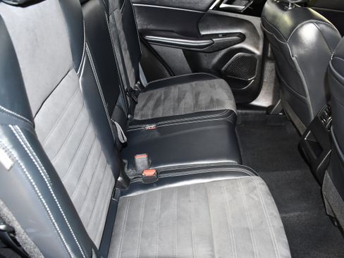 Used 2023 Mitsubishi Outlander SE AWD/4WD image 44