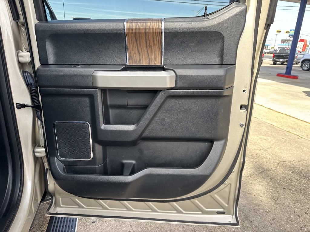 Used 2018 Ford F150 Lariat w/ Equipment Group 502A Luxury AWD/4WD image 16
