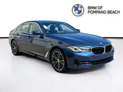 Certified 2023 BMW 530e xDrive w/ Premium Package AWD/4WD image 1