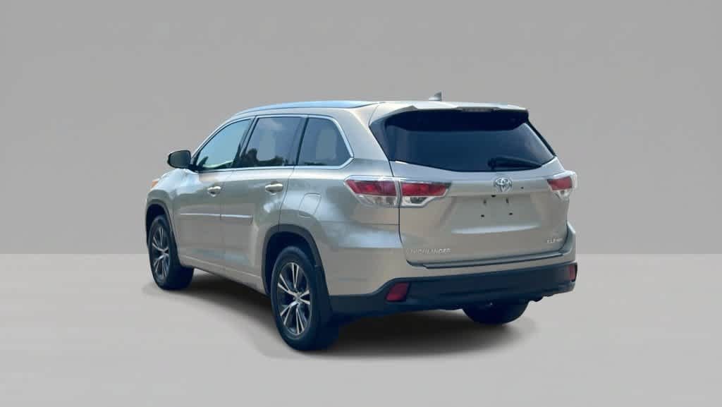 Used 2016 Toyota Highlander XLE w/ Protection Package #3 AWD/4WD image 6