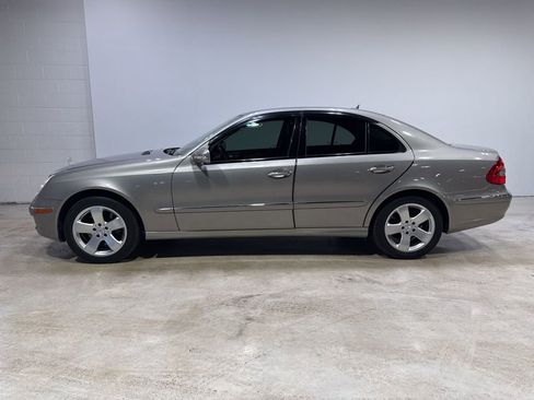 Used 2007 Mercedes-Benz E 550 Sedan image 4