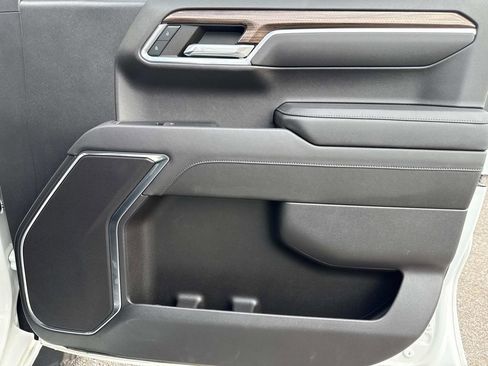 Used 2023 Chevrolet Silverado 1500 RST w/ Z71 Off-Road Package image 11