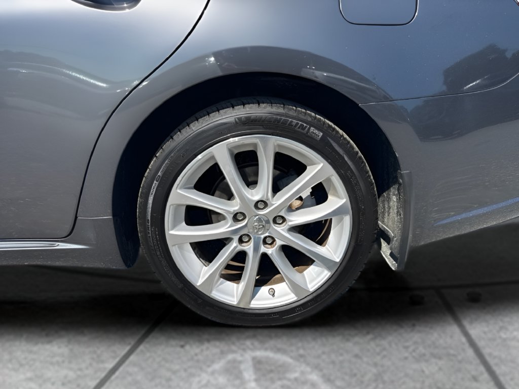 Used 2014 Toyota Avalon Limited FWD image 24