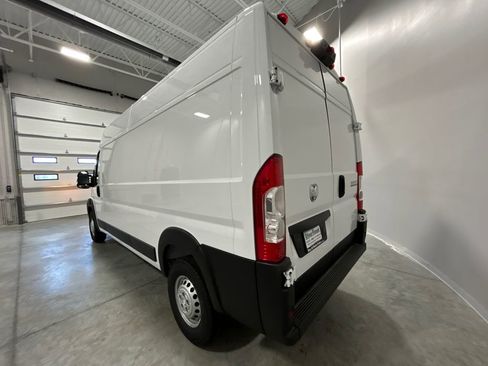 New 2026 RAM ProMaster 2500 w/ Convenience Group FWD image 8