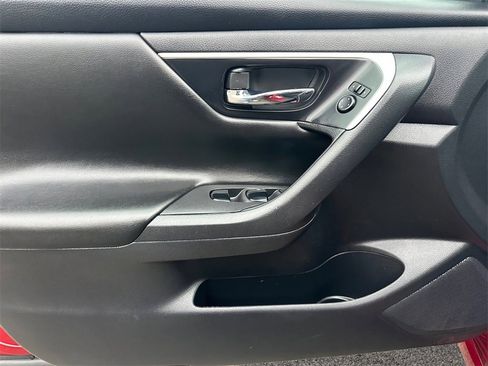 Used 2018 Nissan Altima 2.5 S w/ S Convenience Package image 16