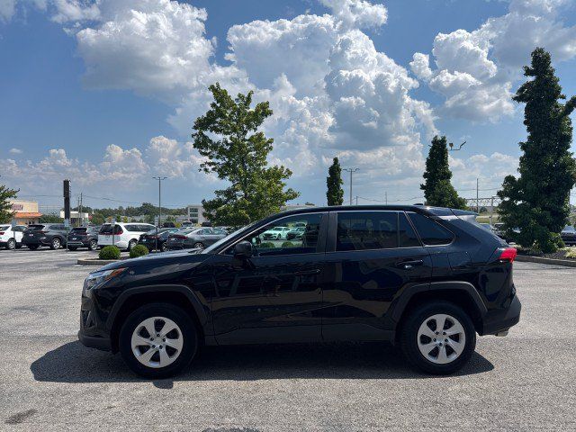 Used 2025 Toyota RAV4 LE AWD/4WD image 14