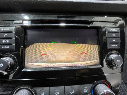 Used 2019 Nissan Rogue S image 29