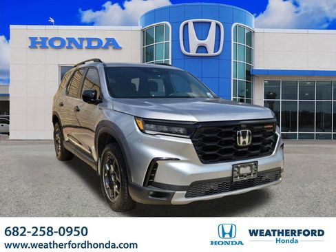 Used 2023 Honda Pilot TrailSport image 1