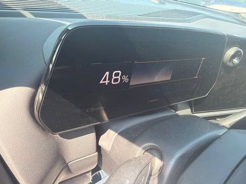 Used 2024 Chevrolet Equinox EV RS FWD image 39