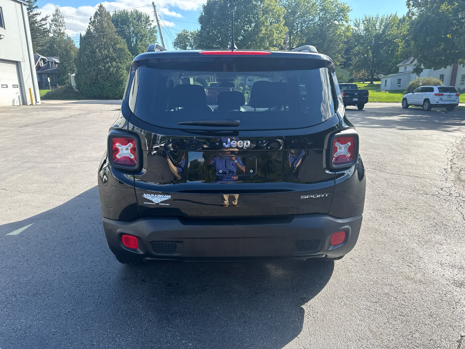 Used 2016 Jeep Renegade Sport w/ Power & Air Group FWD image 4