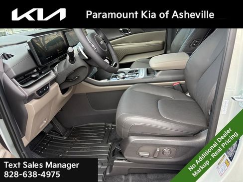 New 2026 Kia Carnival EX image 18