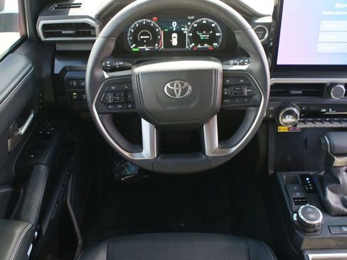 Used 2025 Toyota 4Runner Limited image 5