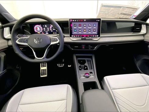 New 2026 Volkswagen Tiguan SE R-Line AWD/4WD image 6