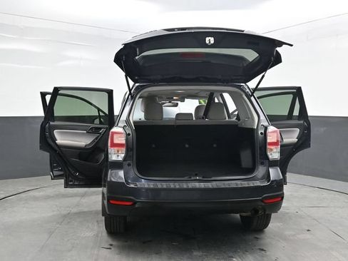 Used 2017 Subaru Forester 2.5i Premium AWD/4WD image 44