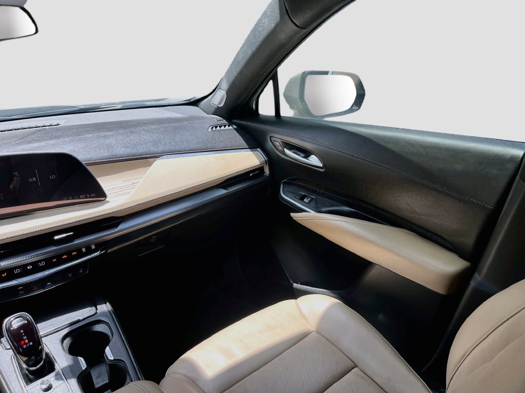 Used 2025 Cadillac XT4 Premium Luxury FWD image 24