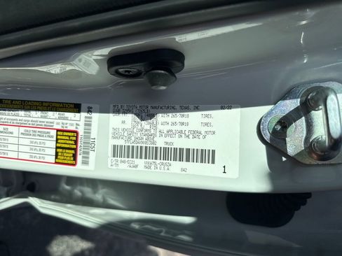 Used 2022 Toyota Tundra SR5 w/ SR5 Premium Package image 27