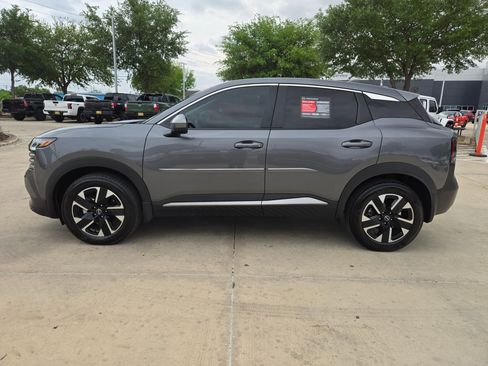 Certified 2025 Nissan Kicks SV AWD/4WD image 6