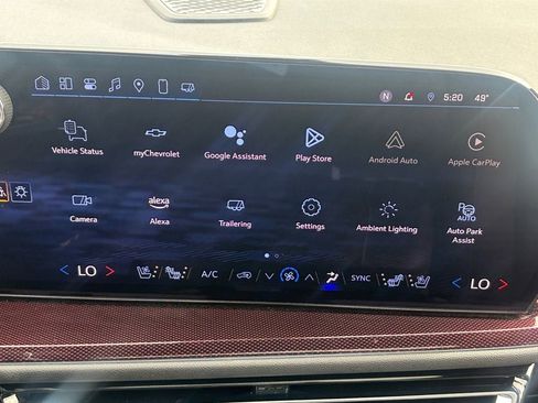 Used 2025 Chevrolet Traverse RS image 18