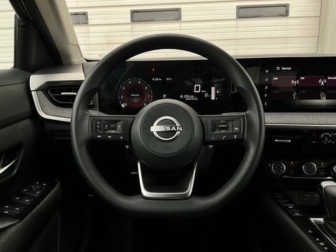 Used 2025 Nissan Kicks SV image 30