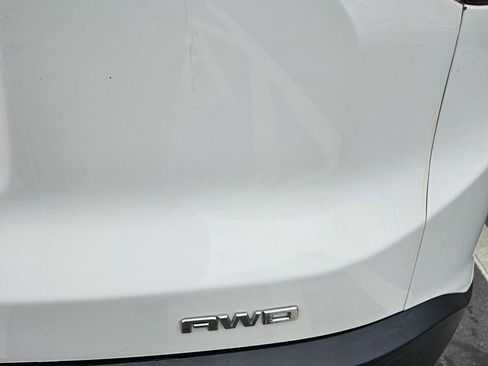 Used 2017 GMC Acadia SLT AWD/4WD image 4