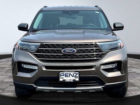 Used 2021 Ford Explorer XLT w/ Equipment Group 202A AWD/4WD image 2