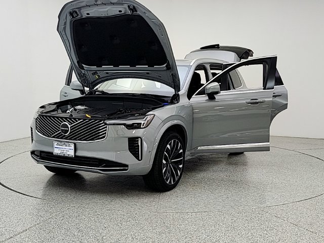New 2027 Volvo XC90 B5 Plus AWD/4WD image 9