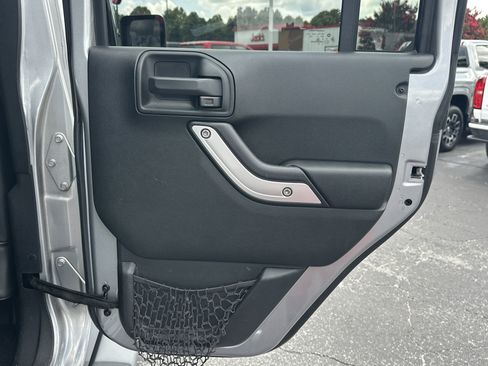 Used 2016 Jeep Wrangler Unlimited Sahara w/ Trailer Tow Group AWD/4WD image 17