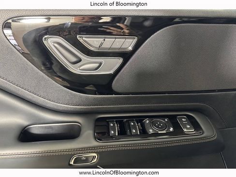 New 2026 Lincoln Aviator AWD w/ Jet Appearance Package image 28