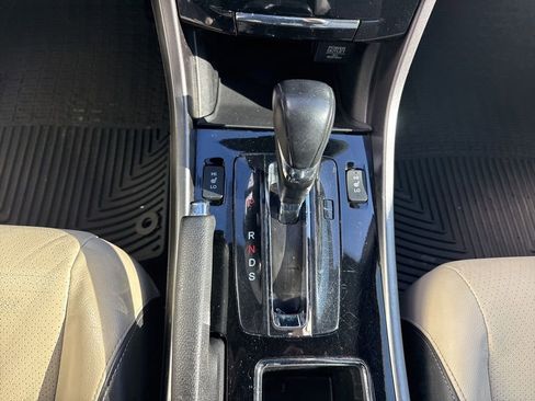 Used 2016 Honda Accord Touring image 23