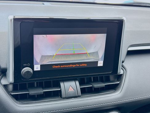 Used 2023 Toyota RAV4 LE image 10