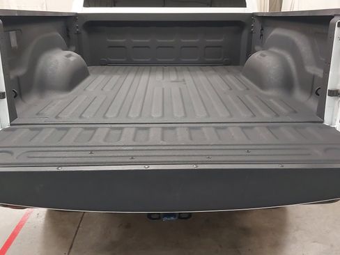 Used 2024 RAM 2500 Big Horn w/ Sport Appearance Package image 27