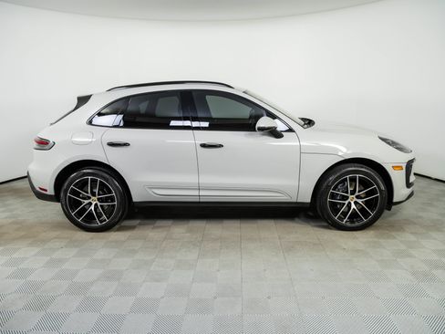 Certified 2023 Porsche Macan AWD/4WD image 27