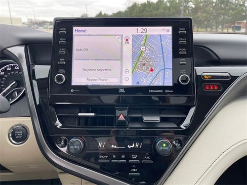 Used 2024 Toyota Camry XLE w/ Navigation Package image 27