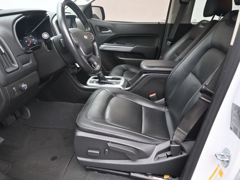 Used 2022 Chevrolet Colorado LT w/ Luxury Package RWD image 15