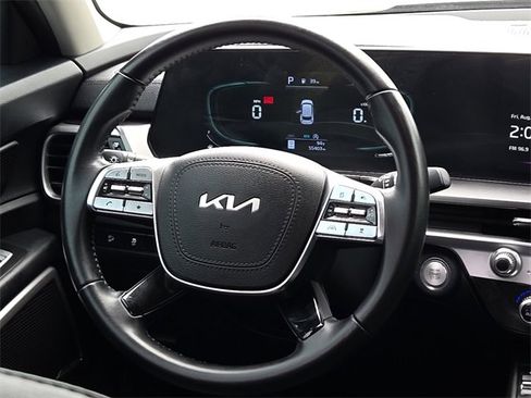 Used 2023 Kia Telluride S image 12