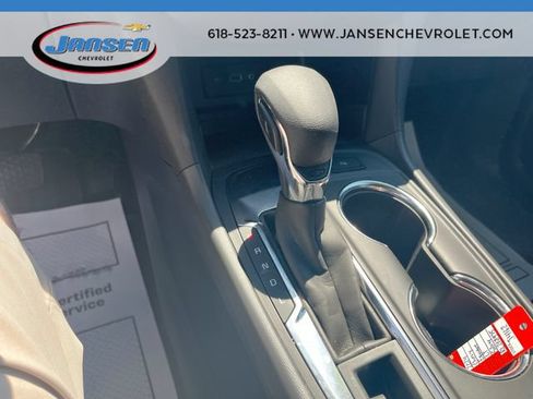 Used 2024 Chevrolet Equinox LT FWD image 15