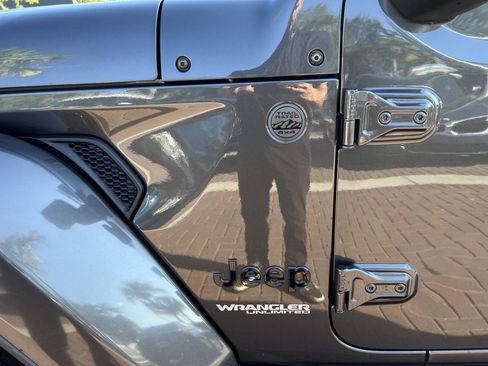 Used 2021 Jeep Wrangler Unlimited Sahara AWD/4WD image 38