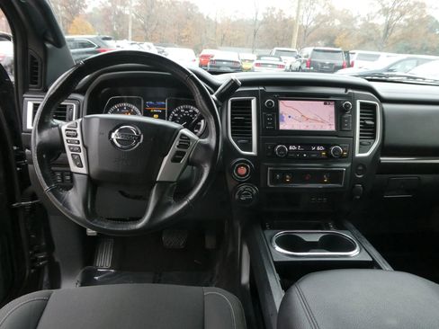 Used 2019 Nissan Titan SV w/ SV Convenience Package image 13