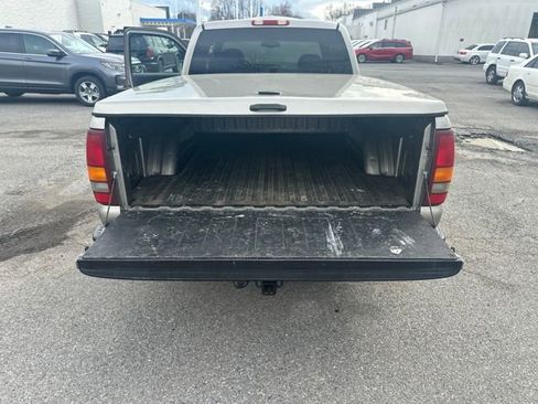 Used 2001 Chevrolet Silverado 1500 LS w/ Firm Ride Suspension Pkg image 21