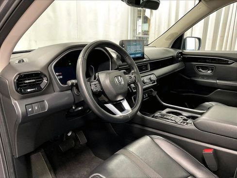 Used 2023 Honda Pilot Touring image 8